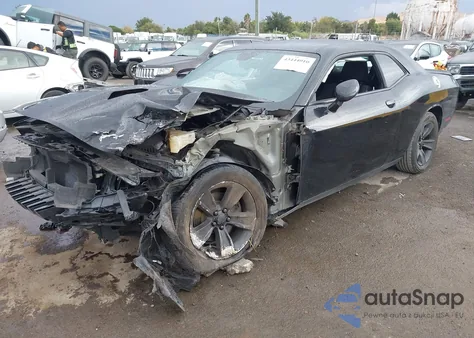 2021 Dodge Challenger Sxt z USA, uszkodzony, nr VIN 2C3CDZAG3MH542555